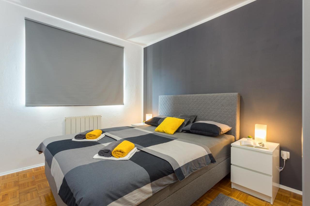 Laveruda Apartment With Balcony And Free Parking Pula Exteriör bild